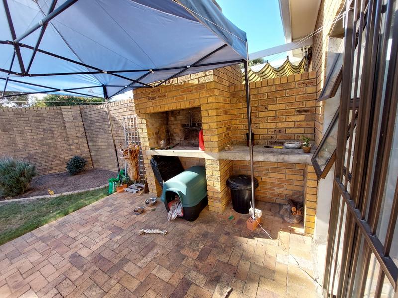 To Let 2 Bedroom Property for Rent in Kleinbron Estate Western Cape